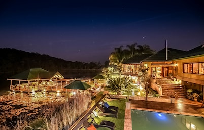 Bambuu Lakeside Lodge