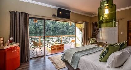 Bambuu Lakeside Lodge