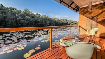 Deluxe Double Room, Lake View | Balcony