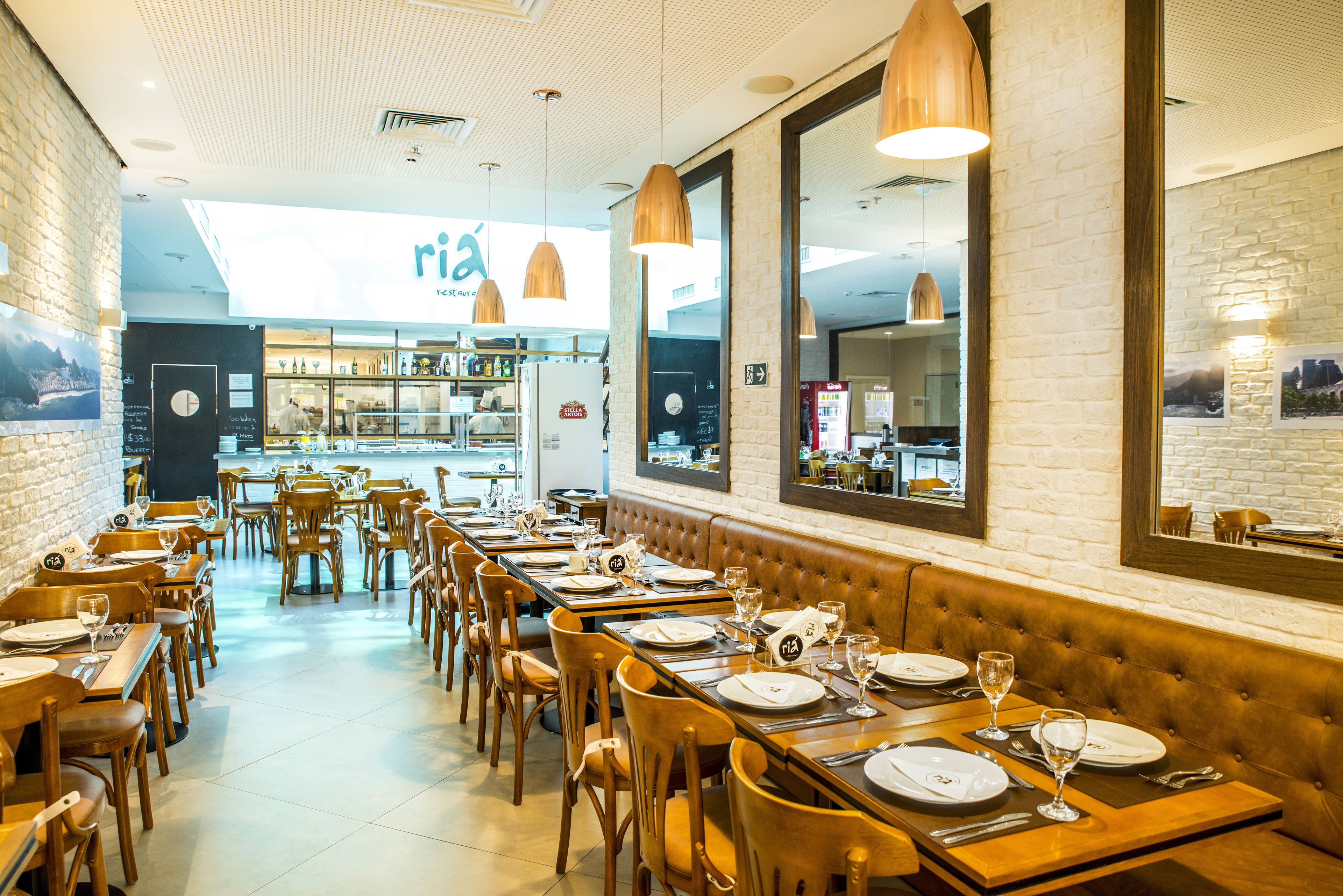 daily buffet breakfast (brl 33 per person)