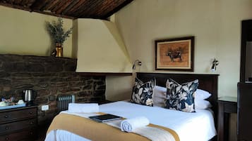 Standard Double or Twin Room, 1 Bedroom | Premium bedding, in-room safe, individually decorated