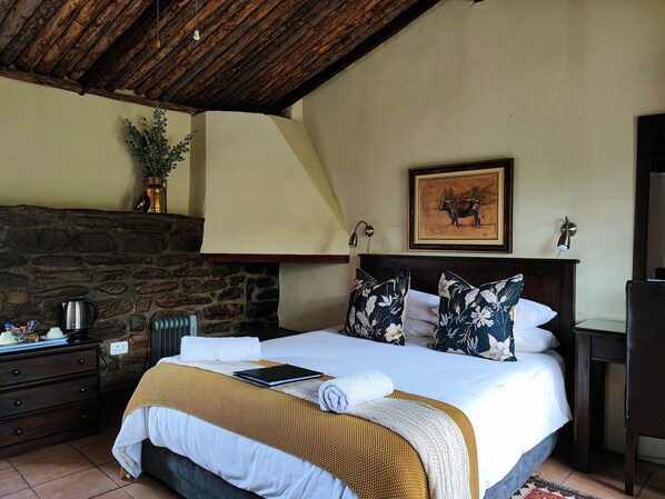 Standard Double or Twin Room, 1 Bedroom | Premium bedding, in-room safe, individually decorated