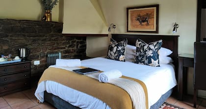 Ganora Guestfarm & Excursions