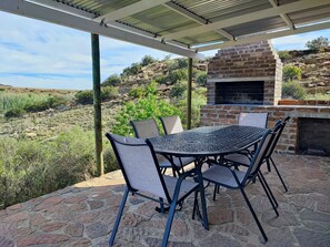 Comfort Cottage, 3 Bedrooms | Premium bedding, in-room safe, individually decorated