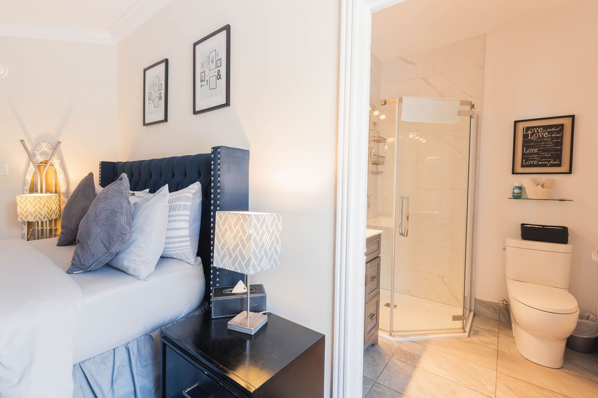 Superior Double Room, Ensuite (Main Floor)