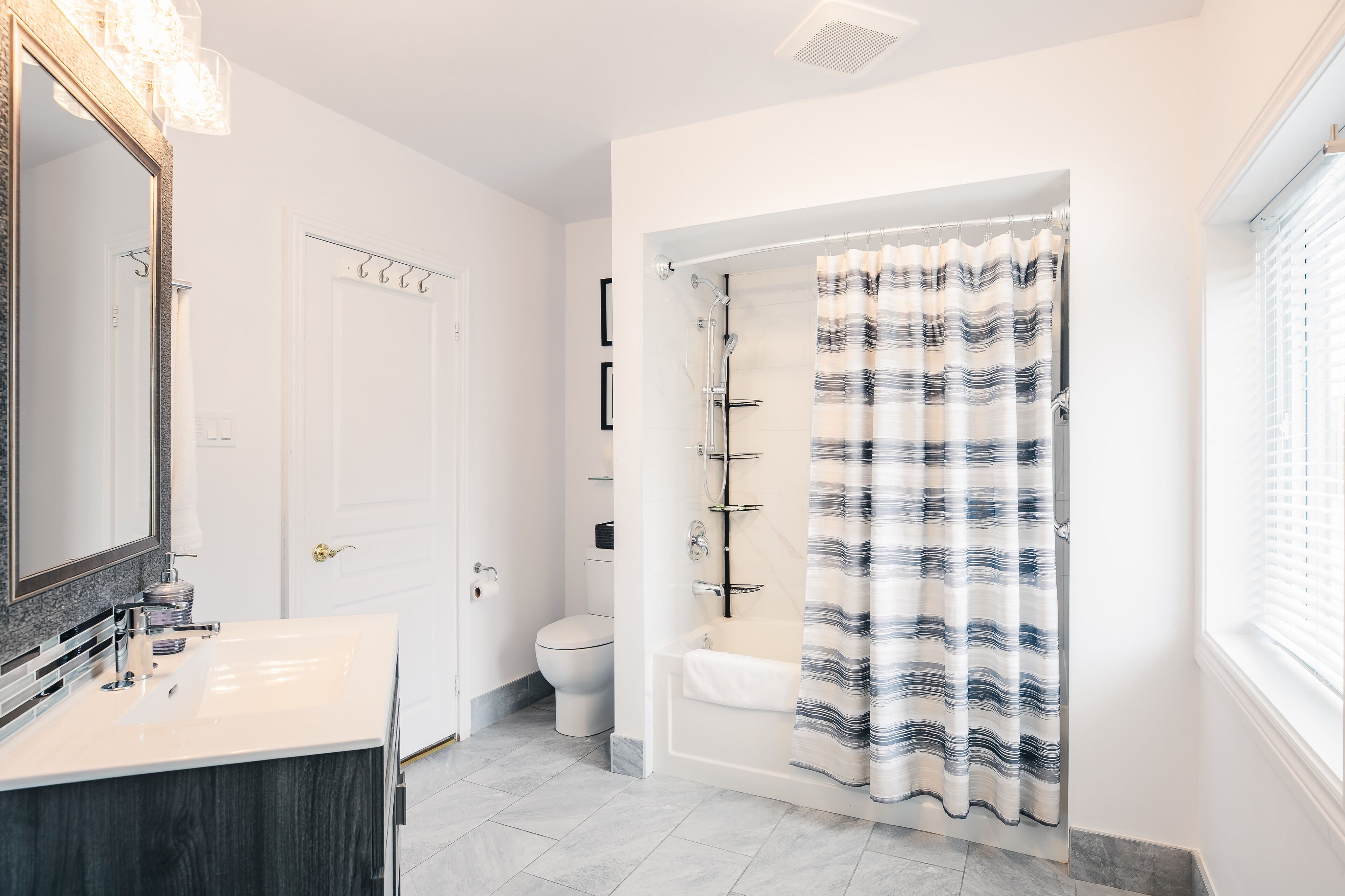 Comfort Double Room, Ensuite, Pool View (Upper Floor) | Bathroom | Towels