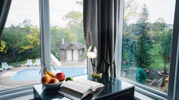 Comfort-dobbeltværelse - eget badeværelse - udsigt til pool (Upper Floor)