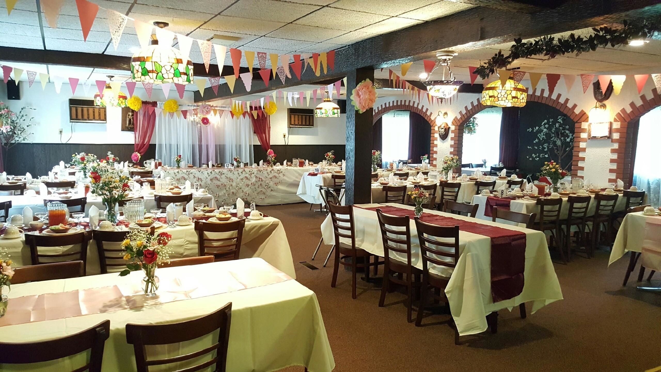 lunch and dinner served, german cuisine