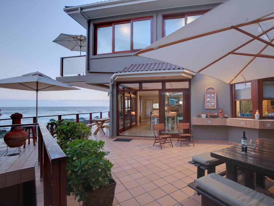 Middle Floor 5 Bedrooms | Terrace/patio