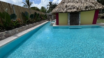 Utomhuspool