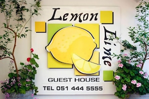 Reception - Lemon & Lime Guest House (Bloemfontein)