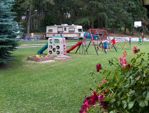Children’s play area – outdoor