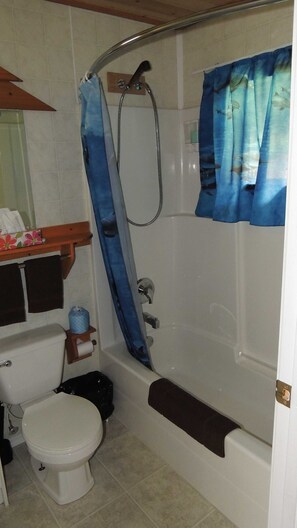 Cabin, 1 Bedroom (1 Queen Bed & 1 Futon) | Bathroom