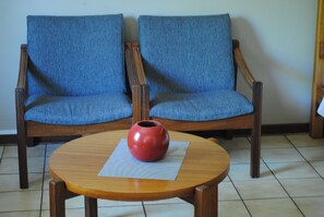 4 Sleeper Chalet | Living area - Eagle's Nest Chalets (Hazy view)