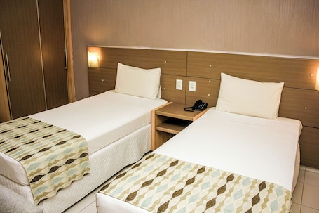 Minibar, escritorio, cortinas blackout y cuna de viaje