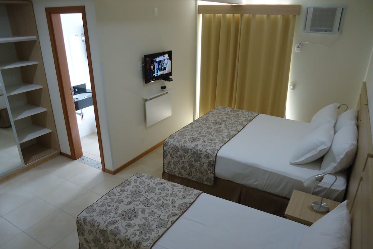 Habitación triple estándar | 1 dormitorio, minibar, caja fuerte