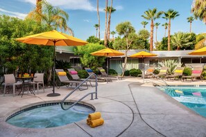 Outdoor spa tub - Avance Hotel (Palm Springs)