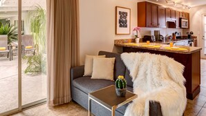 Suite Khas, dapur, pemandangan kolam renang | Area keluarga