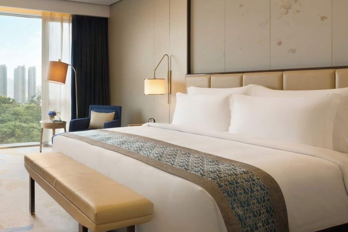 Chambre Deluxe, 1 très grand lit, vue sur le jardin (Executive Room) | Literie de qualité, lit avec matelas Tempur-Pedic, minibar, coffre-fort
