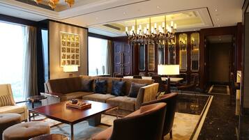 Presidential Suite, 2 Bedrooms | Living area