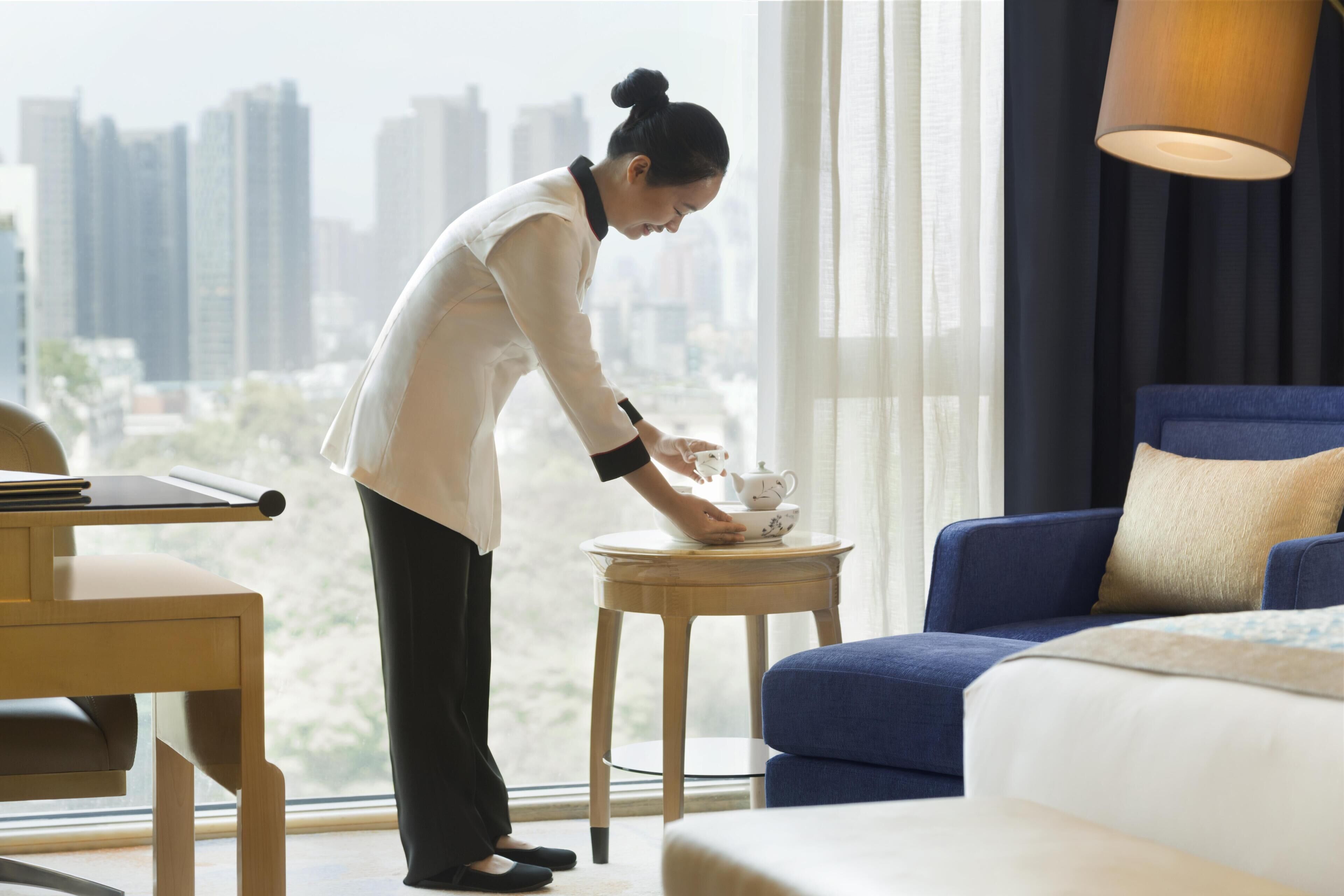 Premium bedding, Tempur-Pedic beds, minibar, in-room safe