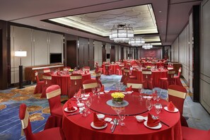 Breakfast, lunch, dinner served; Fusion cuisine, garden views  - Kempinski Hotel Fuzhou (Fuzhou)