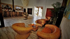 Lobby sitting area - Hotel Rustica Vichayito (Los Organos)
