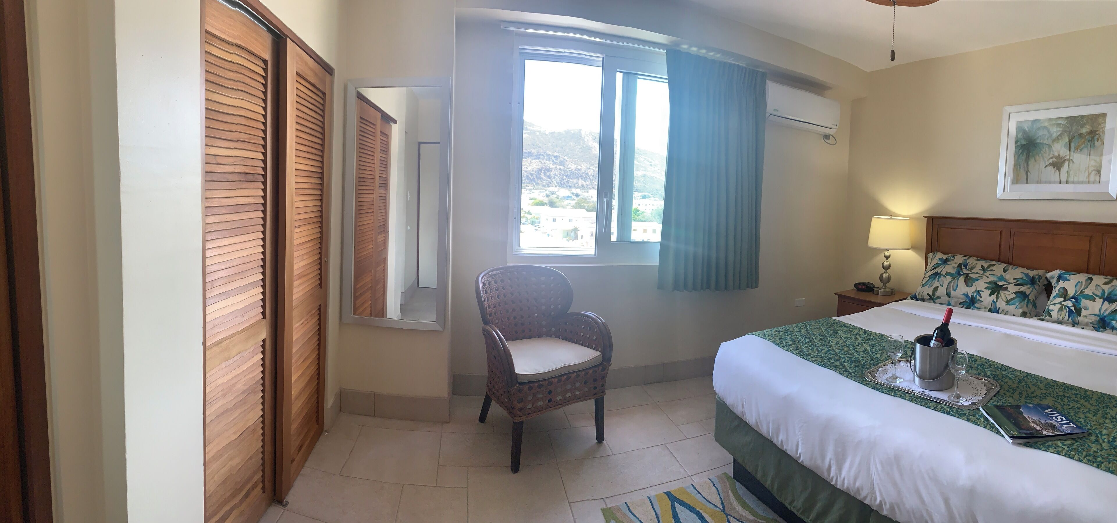 Condo | In-room safe, iron/ironing board, free WiFi, bed sheets