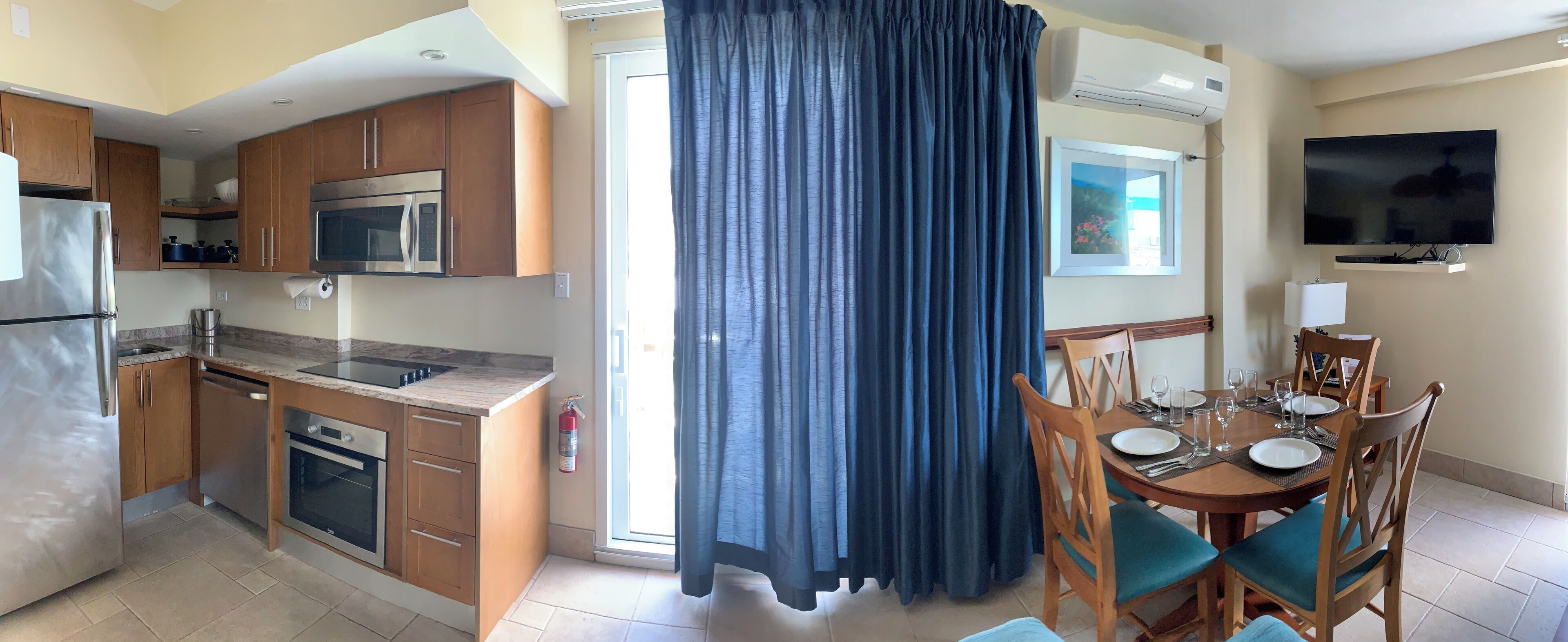 Studio | Eget kjøkken | Kjøleskap, mikrobølgeovn, ovn og kokeplater