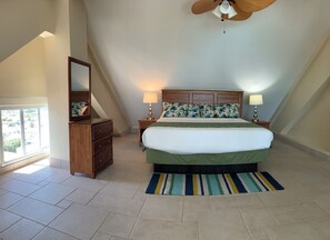 คอนโด | ตู้นิรภัยในห้องพัก, เตารีด/โต๊ะรีดผ้า, Wi-Fi ฟรี, ผ้าปูที่นอน