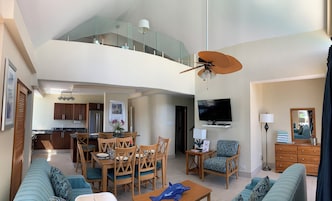 Apartamento | Zona de estar | Una televisión