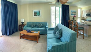 Apartamento | Zona de estar | Una televisión