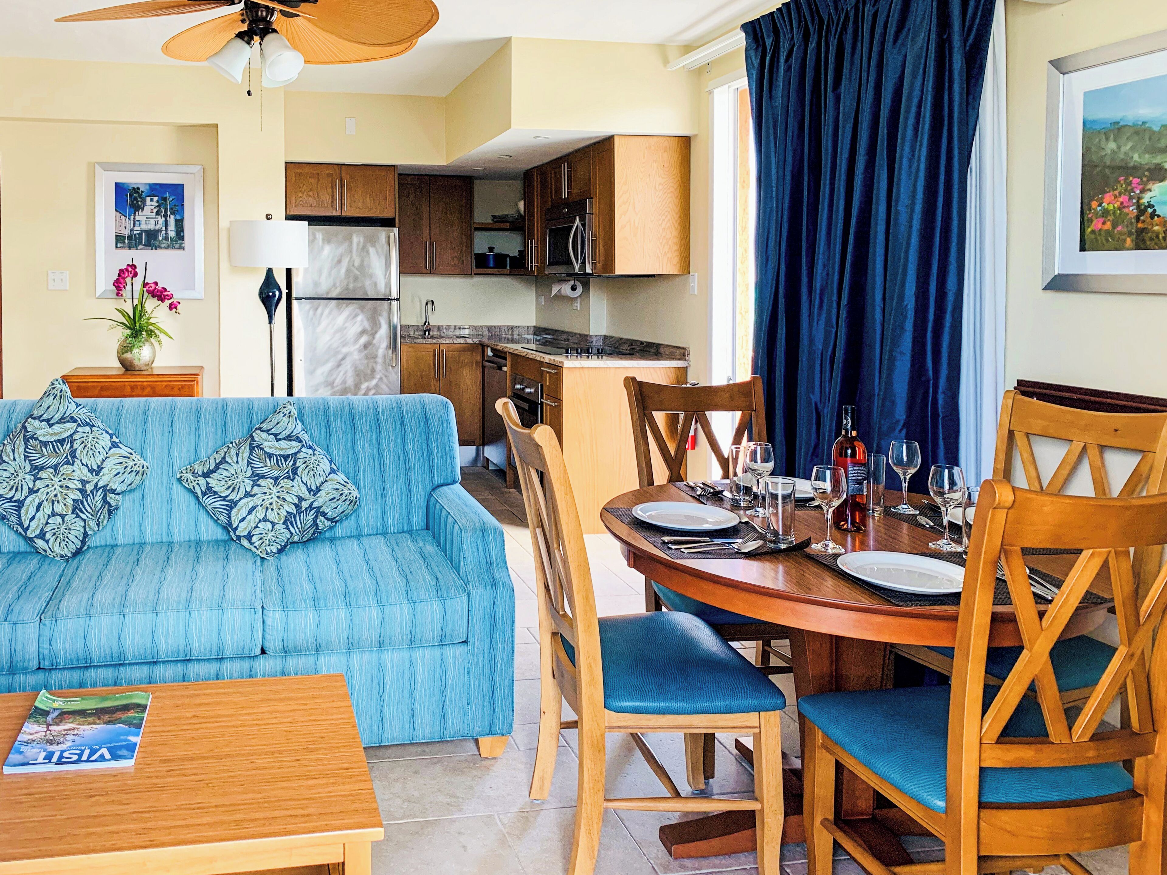 تناول الطعام داخل الغرفة