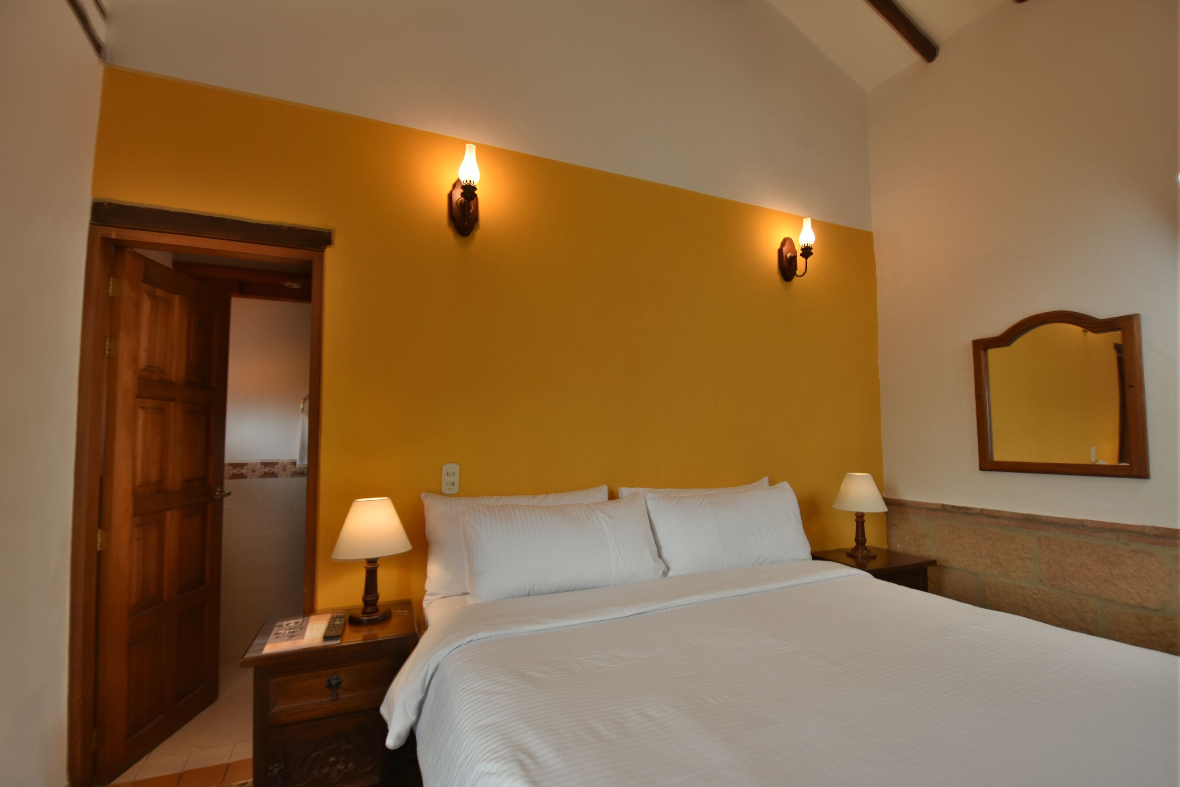 habitación estándar doble con balcón | free wifi