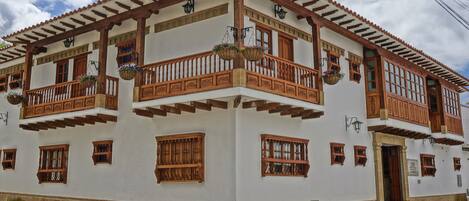 Fachada de la propiedad