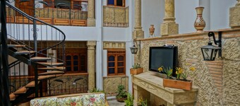 Hotel Campanario Real