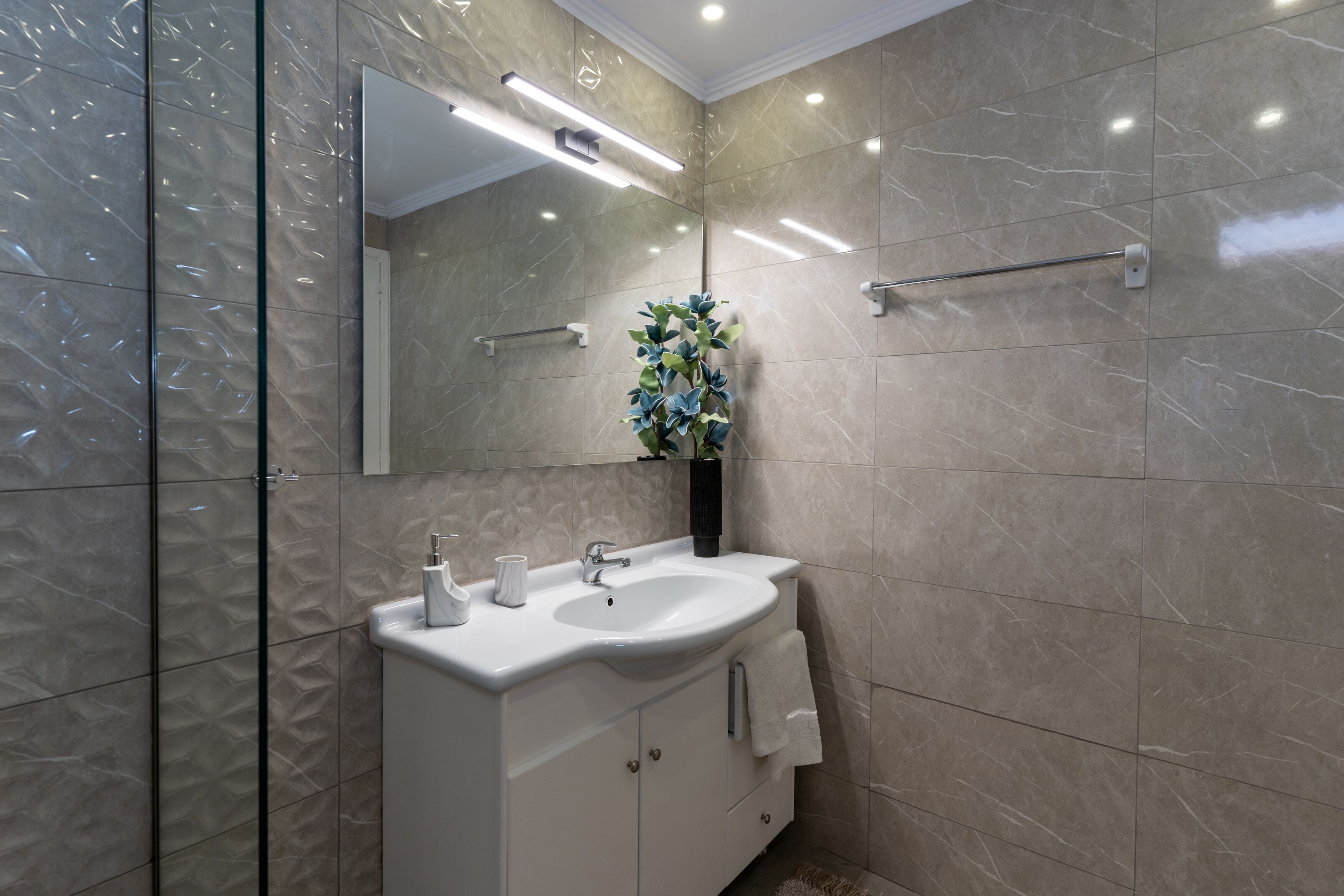 standard villa | bathroom | towels