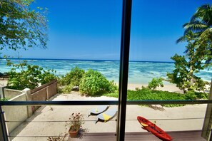 Egyptian cotton sheets, premium bedding, memory foam beds, in-room safe - Le Domaine de Bacova (Mahé Island)