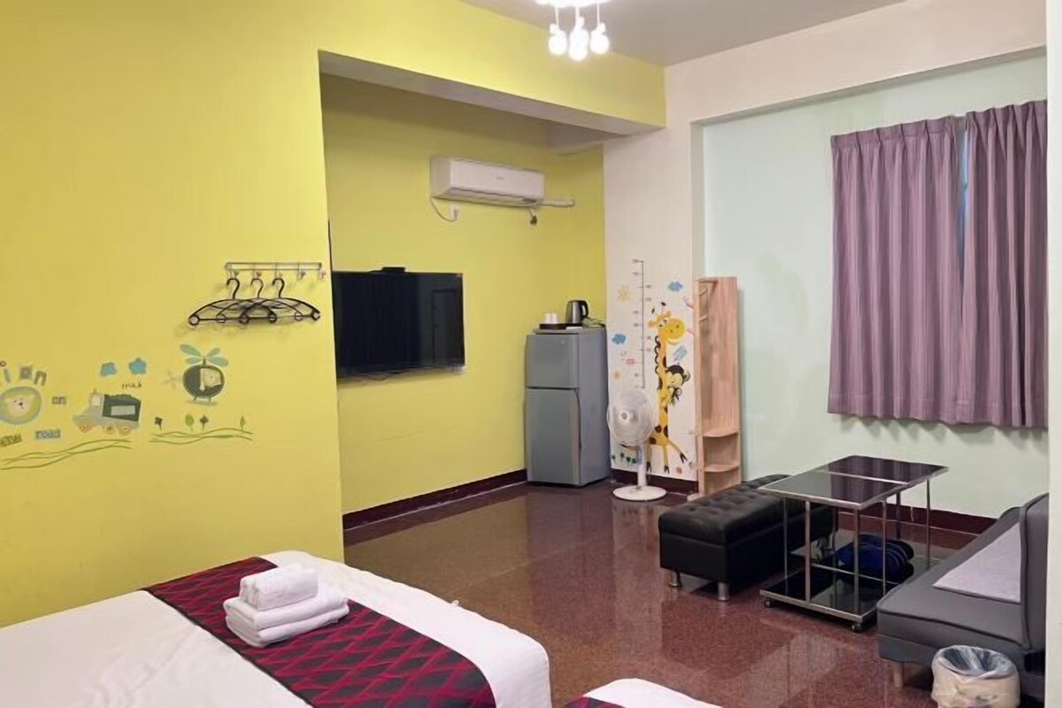 Free WiFi, individually furnished, bed sheets