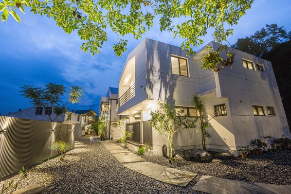 Quadruple Room, 2 Queen Beds, Non Smoking, Mountain View | Exterior - Ruisui Sunshine Hot Spring B&B (Ruisui)