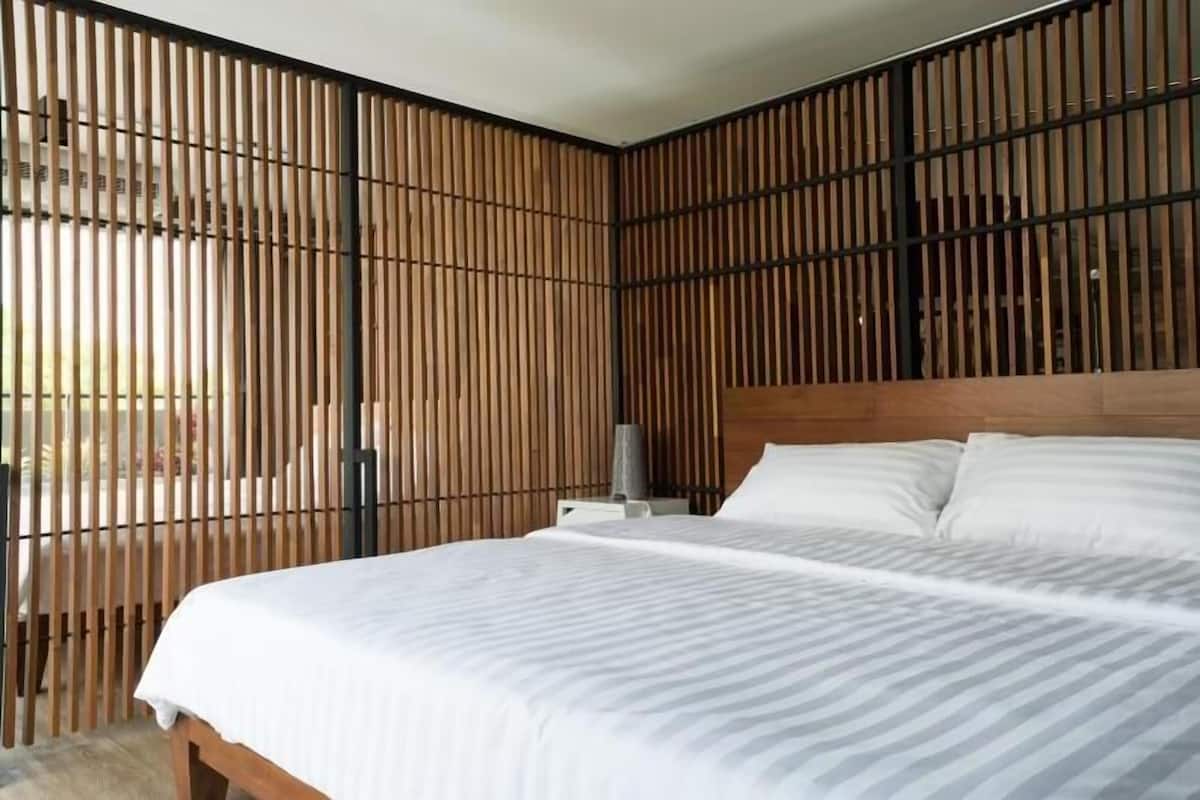 In-room safe, desk, rollaway beds, free WiFi