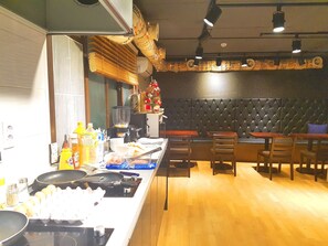 Food court - Forêt Guest House (Seoul)