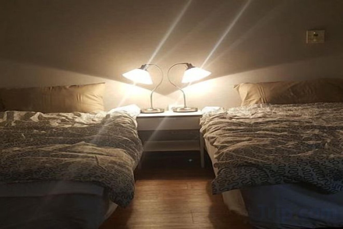 In-room safe, laptop workspace, soundproofing