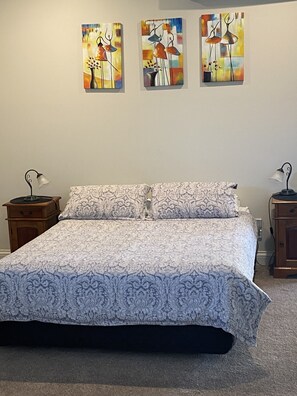 Panoramic Apartment | Premium bedding, individually decorated, individually furnished