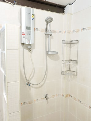Classic Double Room | Bathroom