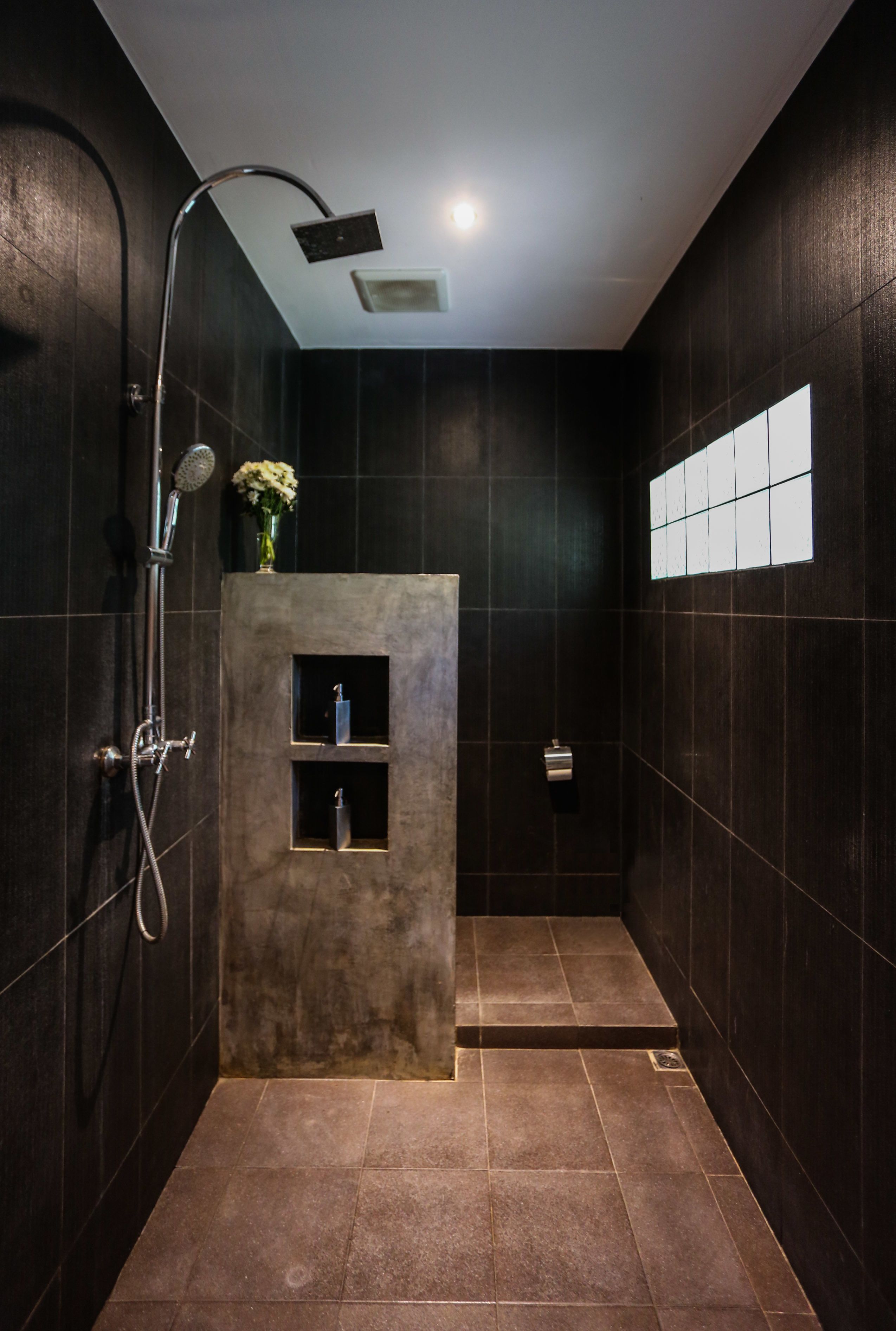 deluxe room | bathroom shower