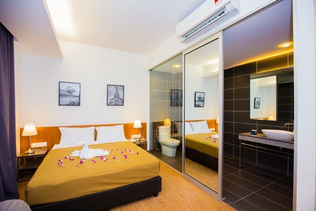 in-room safe, desk, iron/ironing board, free wifi