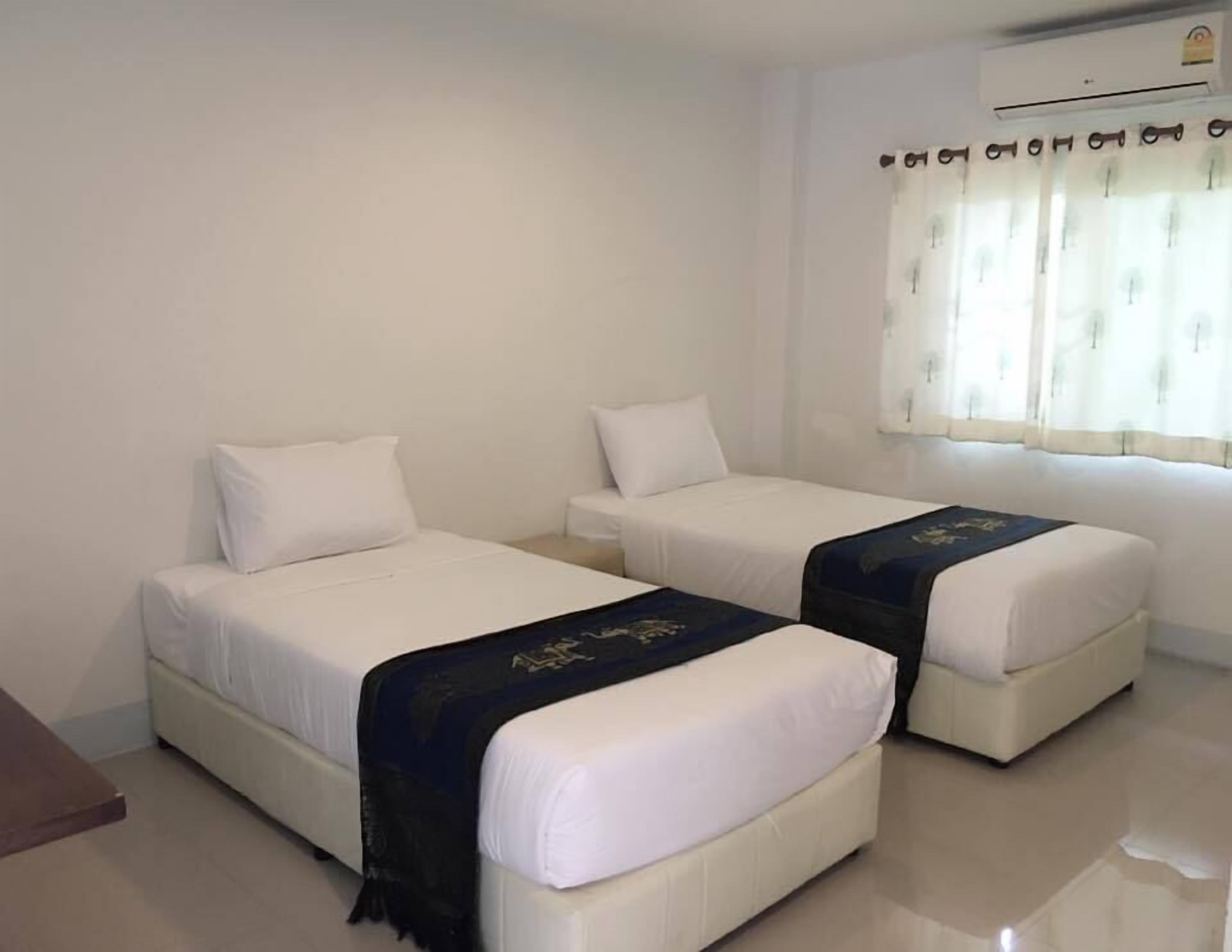 standard twin room | rollaway beds, free wifi