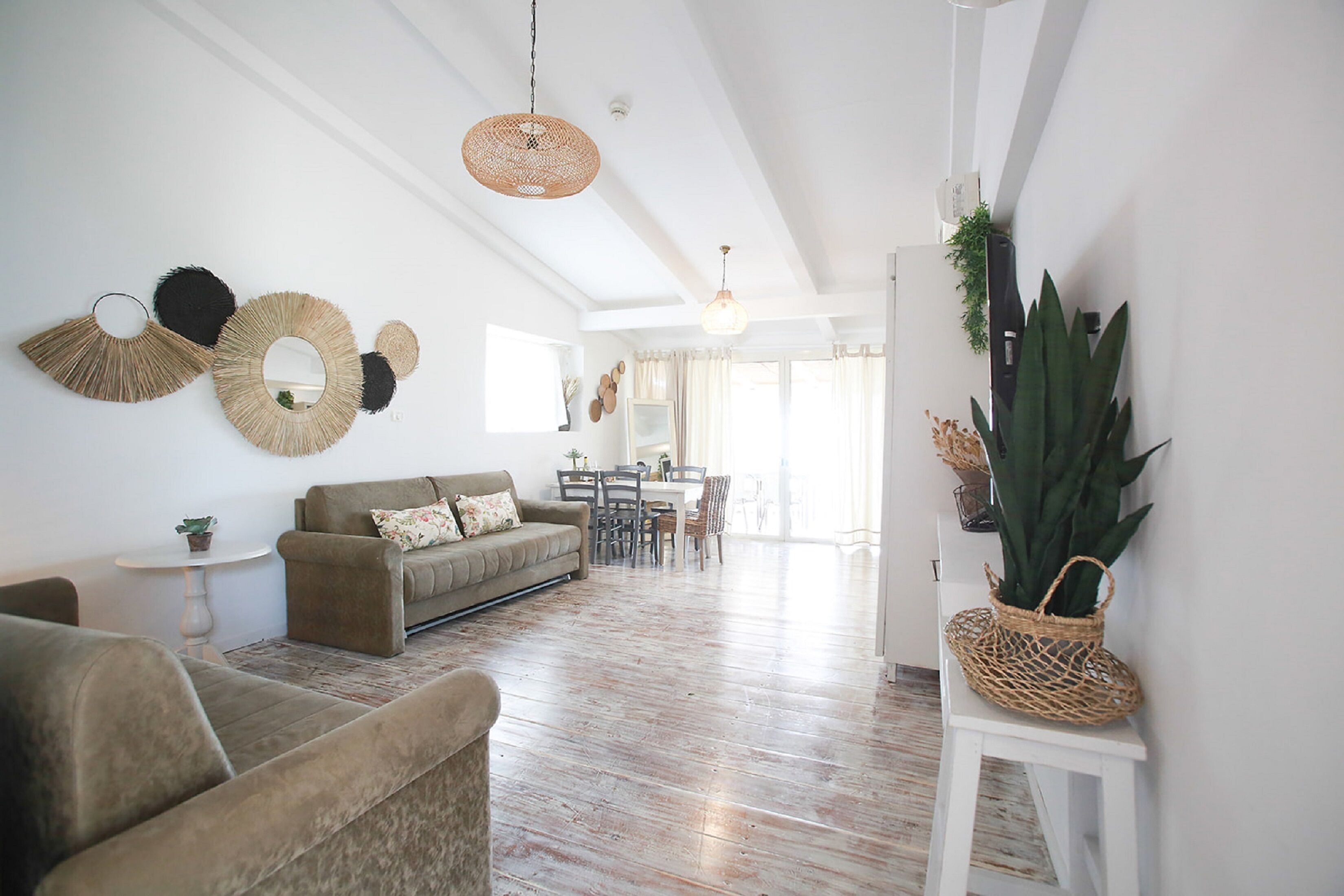 Cabin | Living area | Flat-screen TV