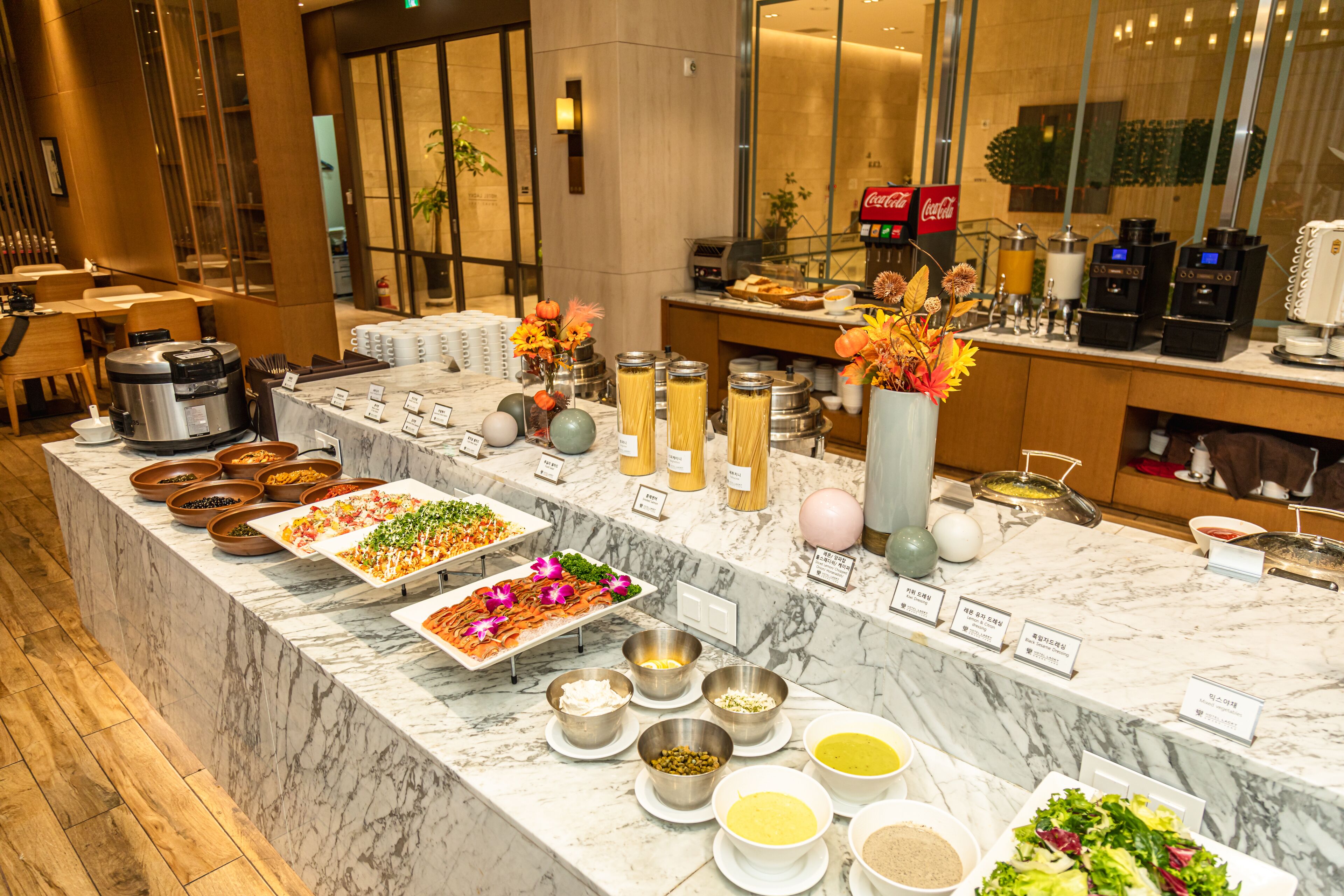 lunch served, italian cuisine, sea views